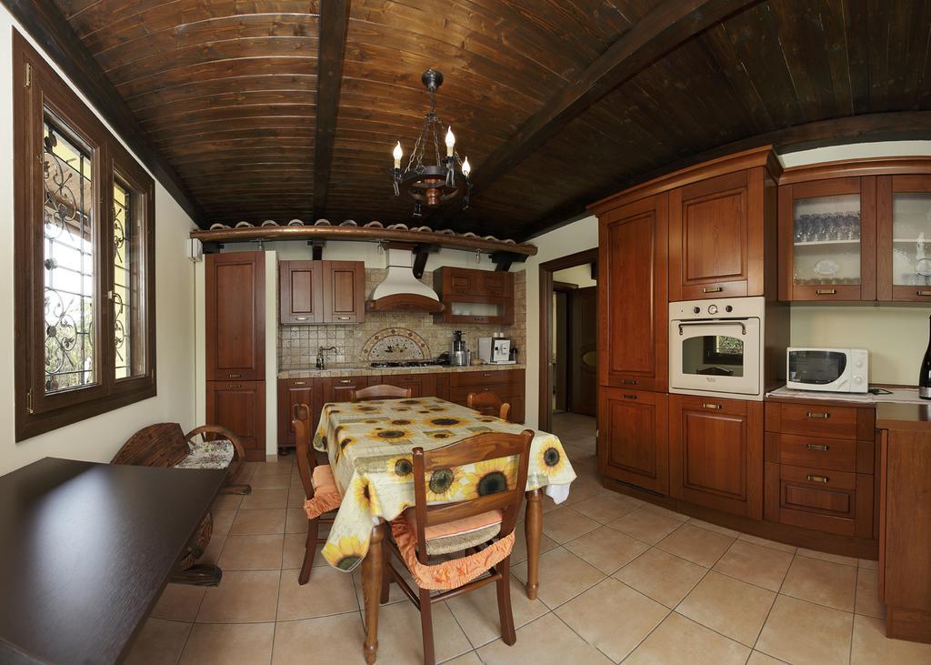 Bed and Breakfast Borgo Dei Sensi Casumaro Екстер'єр фото